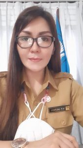 Kepala Sekolah Yenni Lalenoh