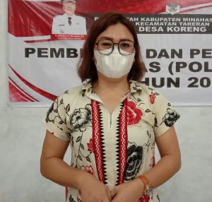 Ketua TP.PKK desa koreng, Monalisa Rantung, sth.