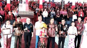 Perayaan-Hari-Guru-Nasional-Tahun-2022-berlangsung-di-Aula-Waleta-Kantor-Bupati-Minsel (1)